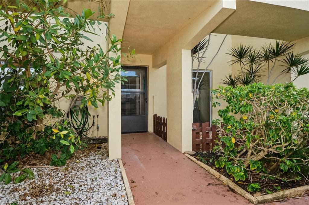 4707 SE 5th AVE 102 CAPE CORAL, FL 33904