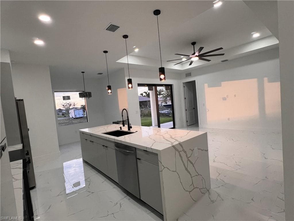 2122 14th PL CAPE CORAL, FL 33909