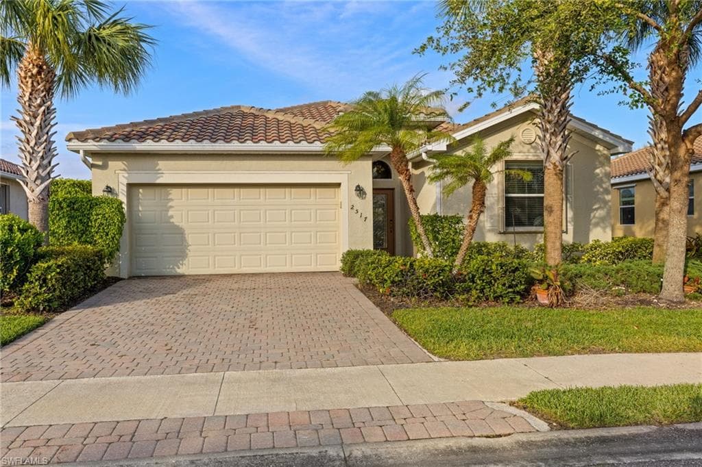 2517 Laurentina LN CAPE CORAL, FL 33909