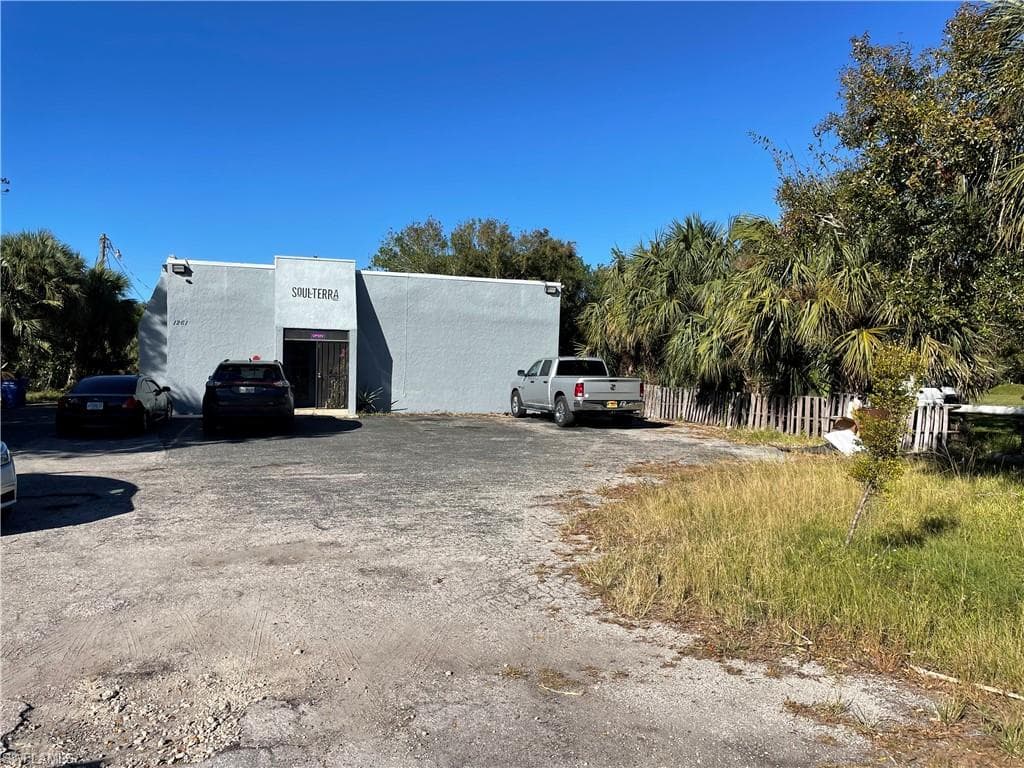 1261 Lamar RD NORTH FORT MYERS, FL 33903