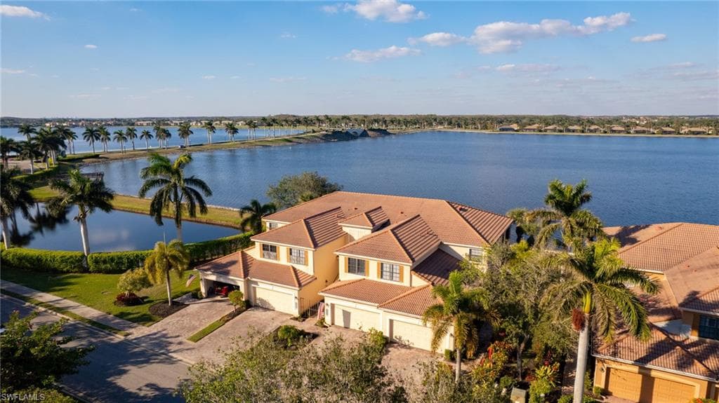 10646 Smokehouse Bay DR 102 NAPLES, FL 34120