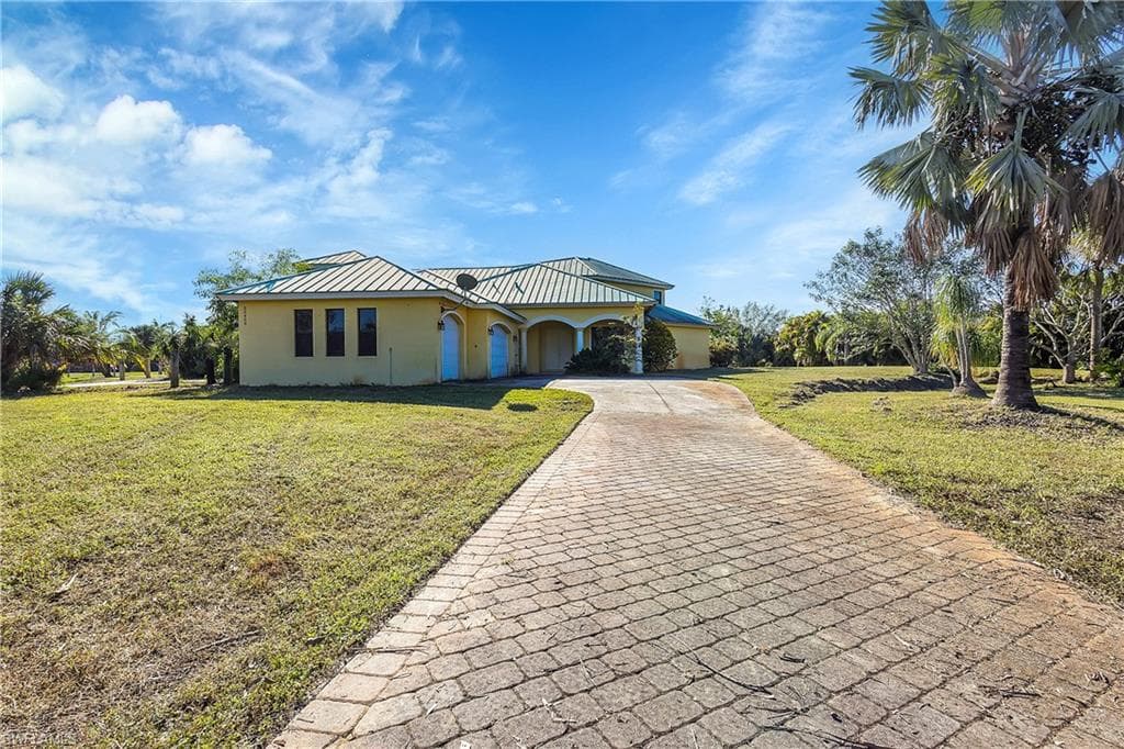 20600 Slalom Course CT ESTERO, FL 33928