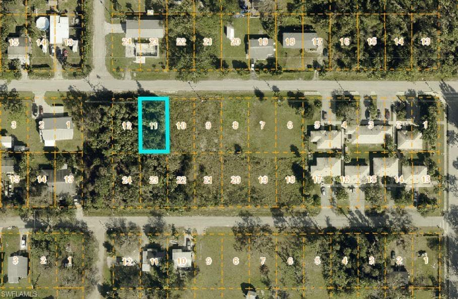 461 Monterey ST NORTH FORT MYERS, FL 33903