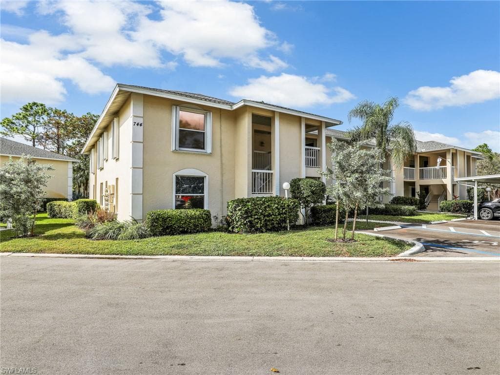 744 Landover CIR 101 NAPLES, FL 34104