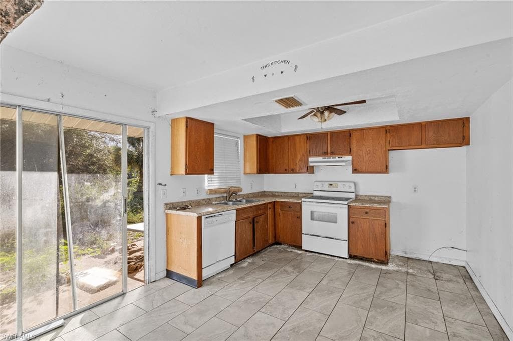2621 Nightshade LN FORT MYERS, FL 33905
