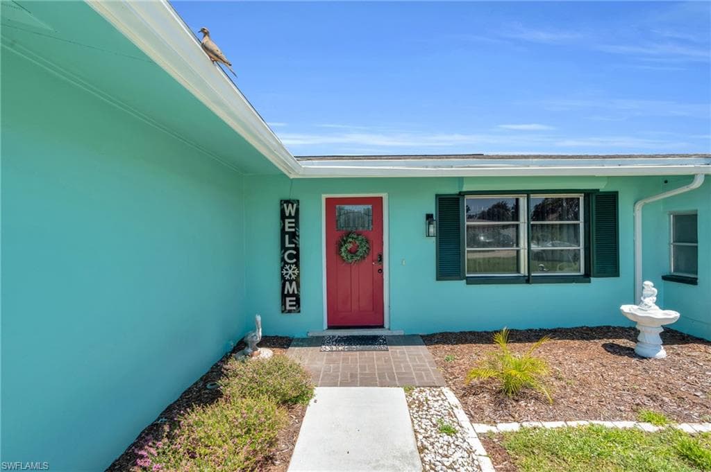 3919 SE 9th CT CAPE CORAL, FL 33904