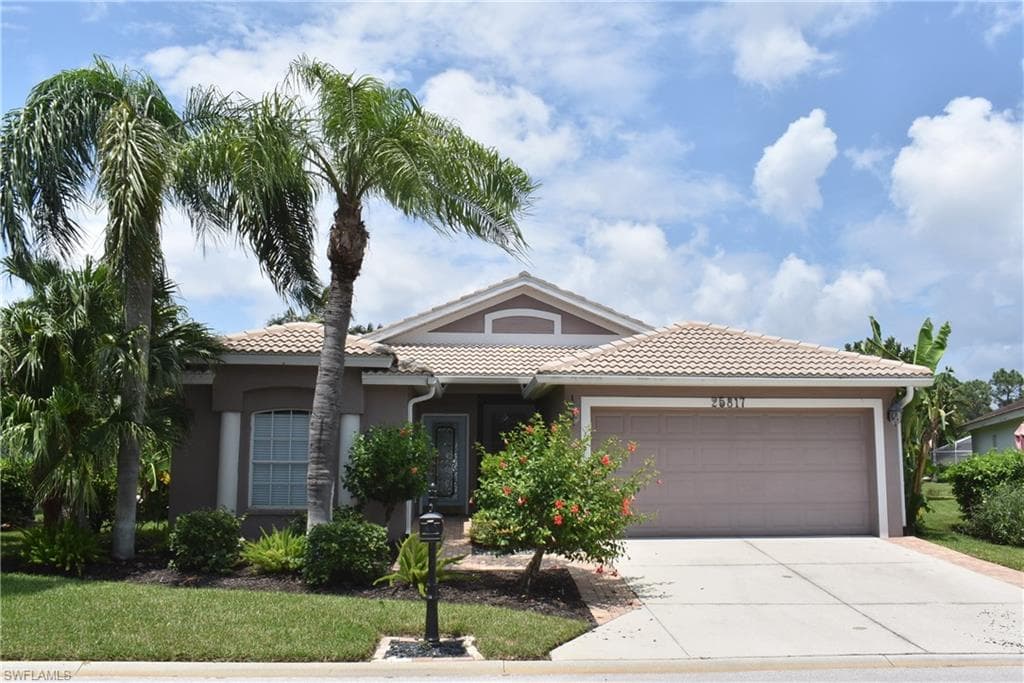 25817 Pebblecreek DR BONITA SPRINGS, FL 34135