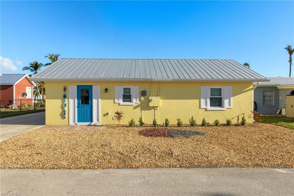 2531 Broadwater ST MATLACHA, FL 33993