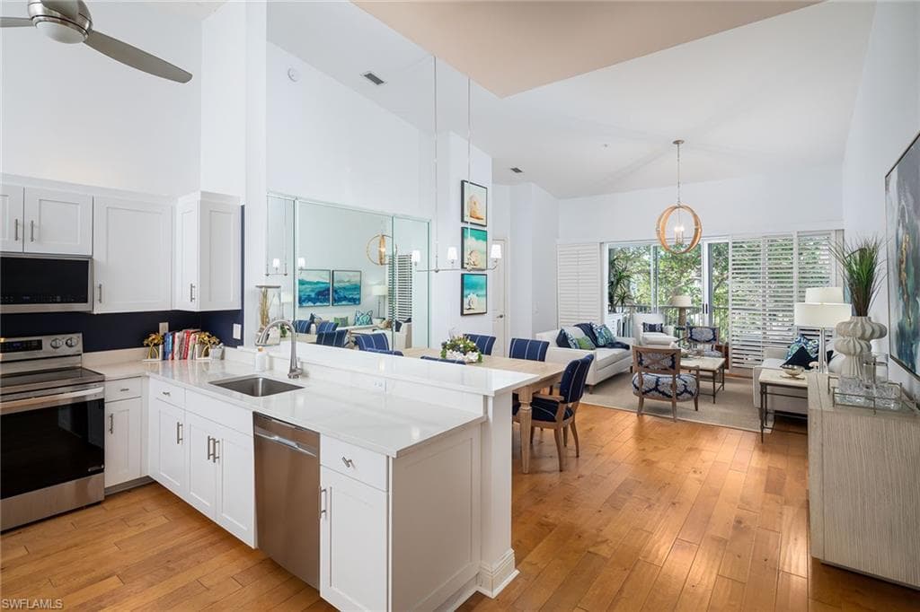810 Breakaway LN 203 NAPLES, FL 34108