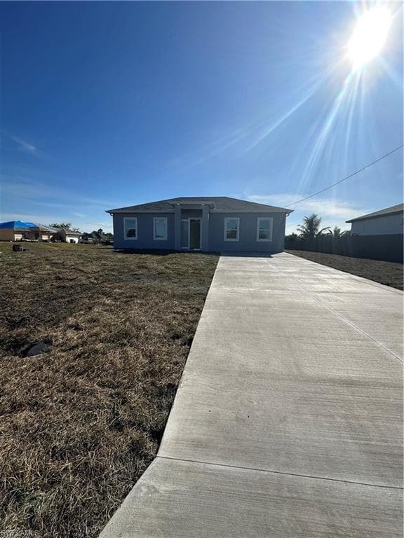 2501 26th ST W LEHIGH ACRES, FL 33971