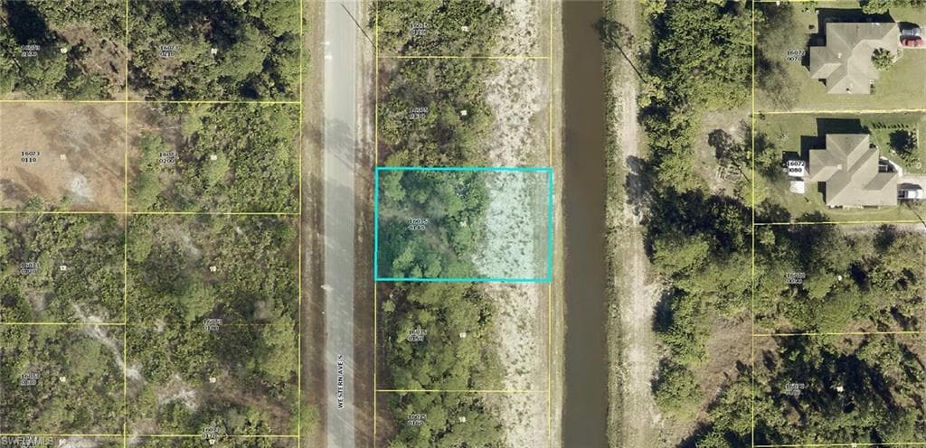 459 WESTERN AVE S LEHIGH ACRES, FL 33974