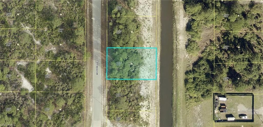 463 WESTERN AVE S LEHIGH ACRES, FL 33974