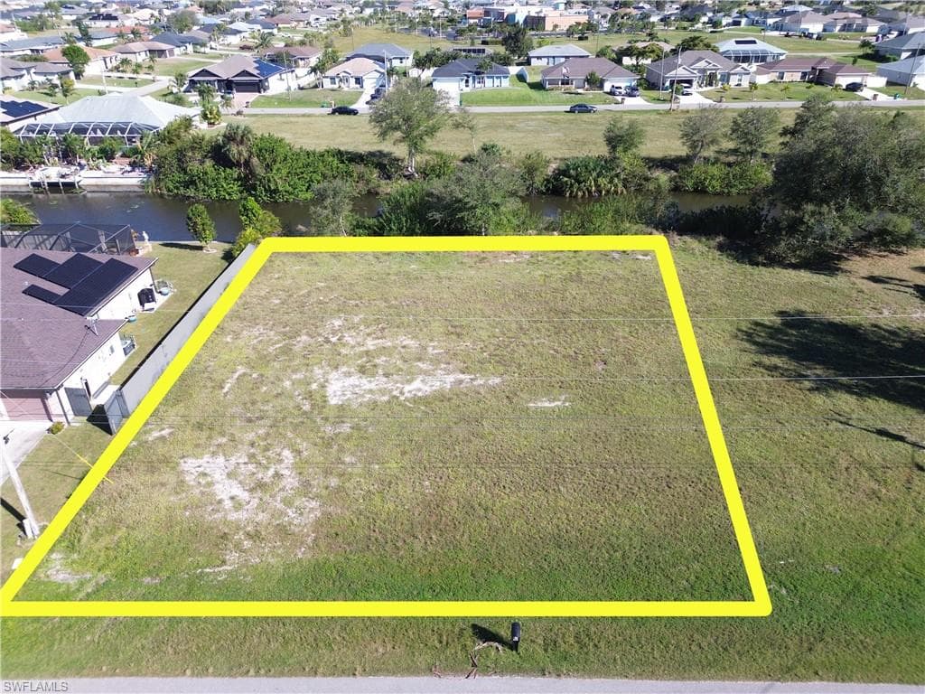 211 SW 14th AVE CAPE CORAL, FL 33991