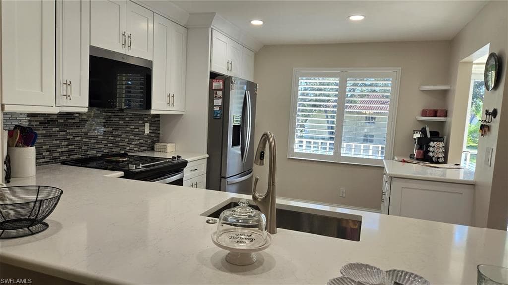 3695 Amberly CIR E207 NAPLES, FL 34112