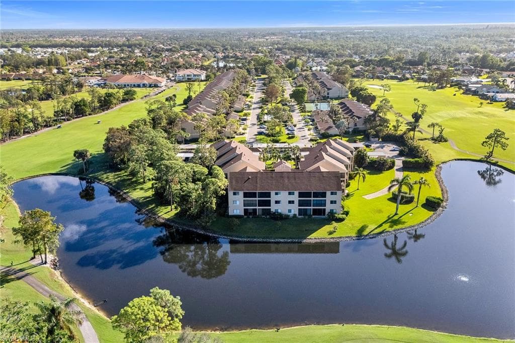 5250 Fox Hollow DR 528 NAPLES, FL 34104