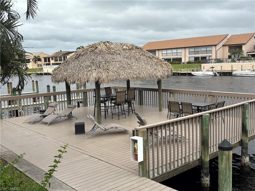 3819 SE 11th PL 103 CAPE CORAL, FL 33904