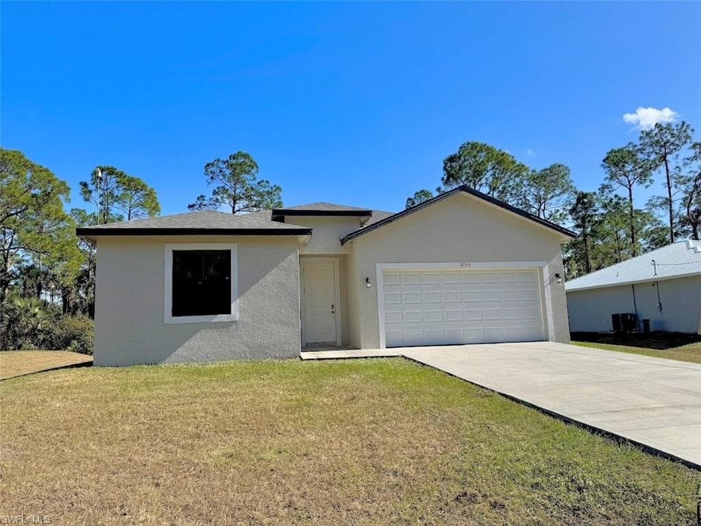 8033 Sandy CIR LABELLE, FL 33935