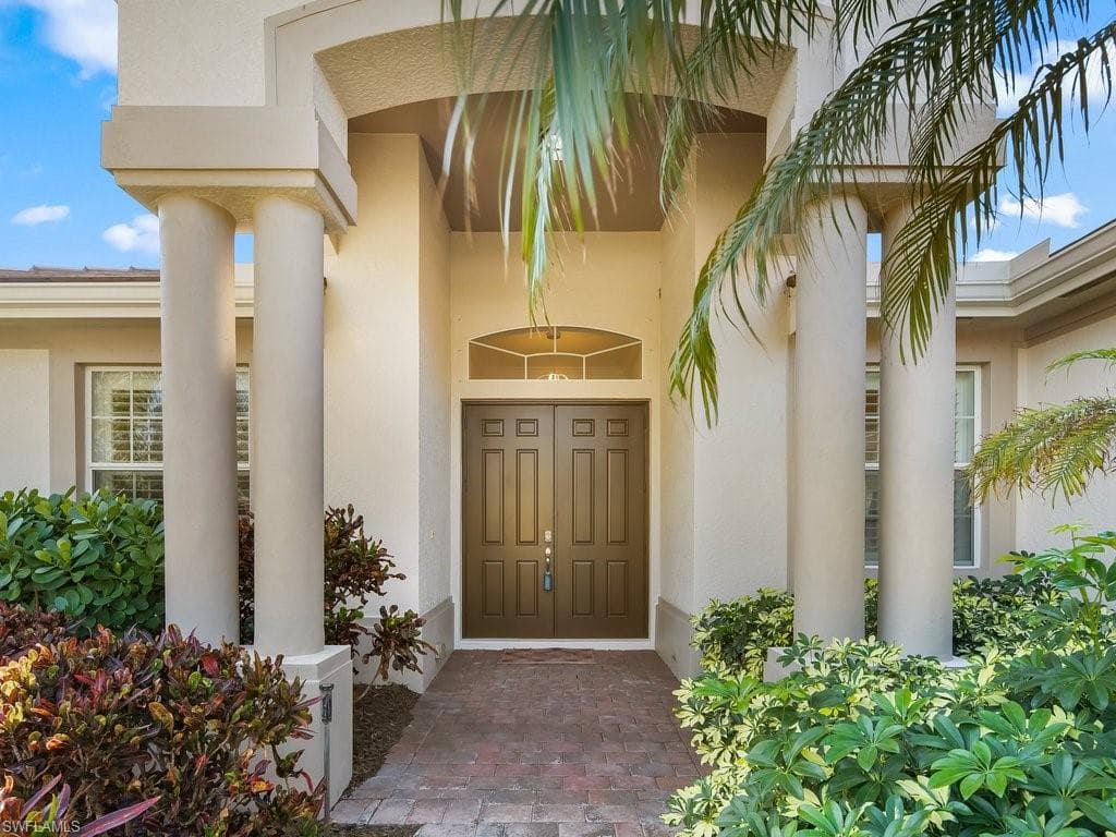 442 Saddlebrook LN NAPLES, FL 34110