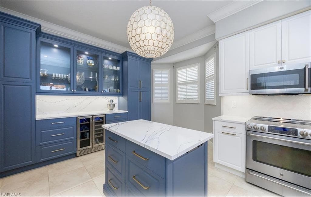 693 Vintage Reserve CIR 16A NAPLES, FL 34119
