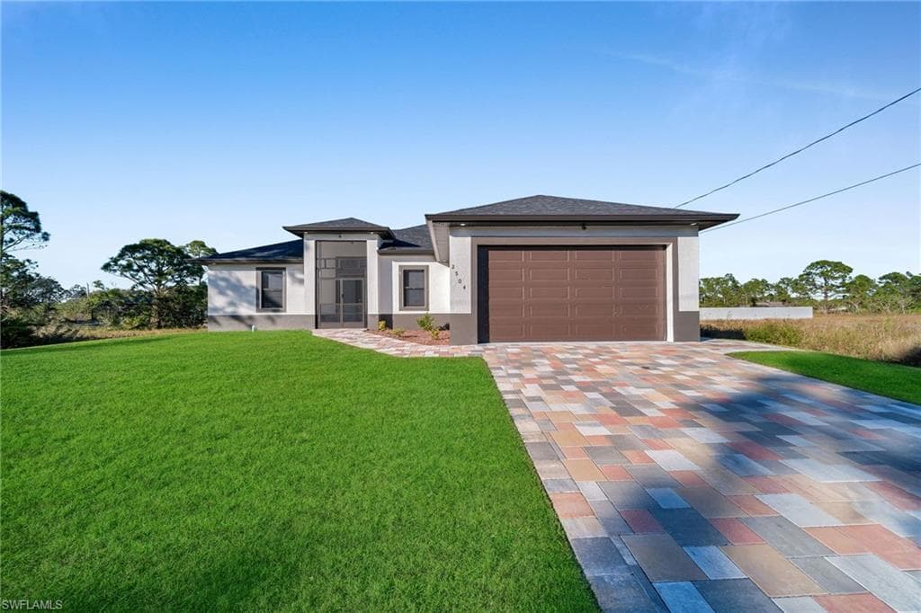 2504 41st ST SW LEHIGH ACRES, FL 33976