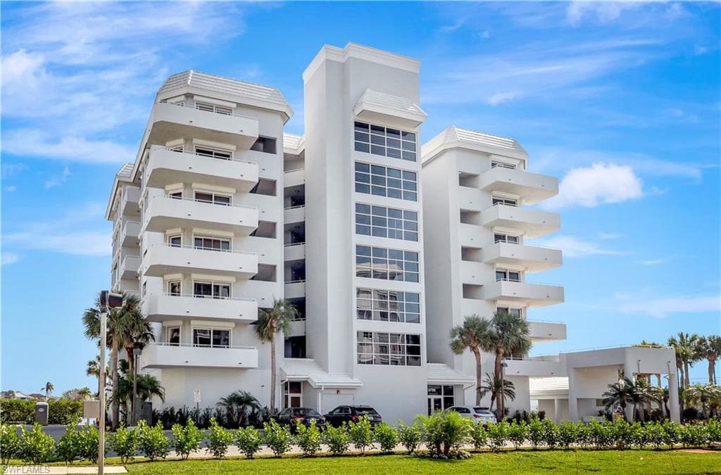9790 Gulf Shore DR 504 NAPLES, FL 34108