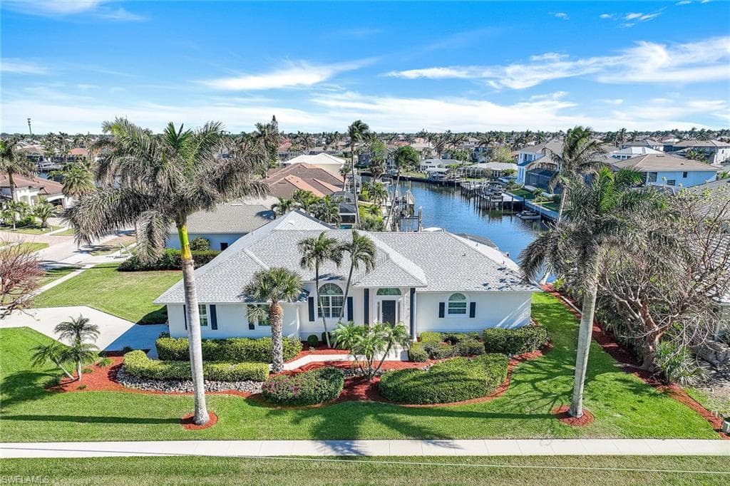 239 Castaways ST MARCO ISLAND, FL 34145