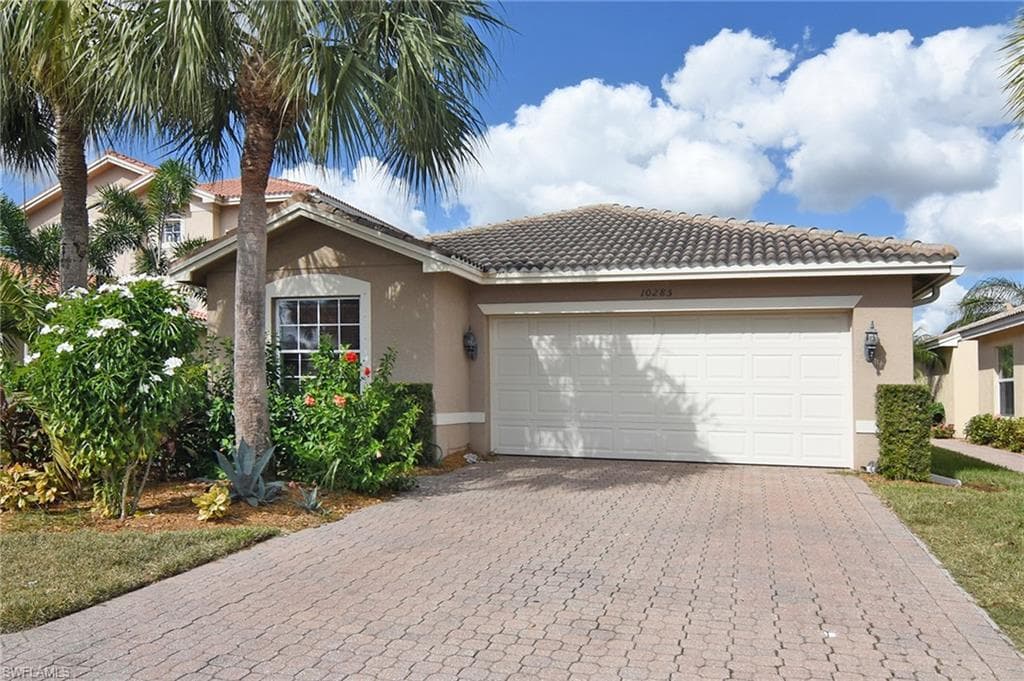 10285 Barberry LN FORT MYERS, FL 33913