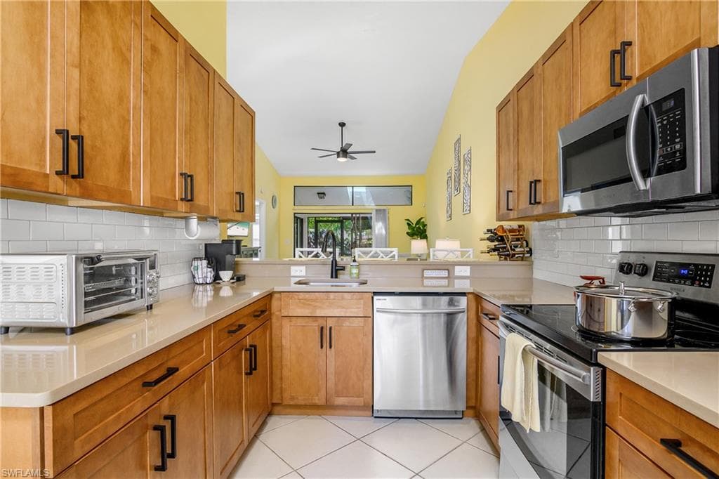 3322 Erick Lake DR 2103 NAPLES, FL 34109