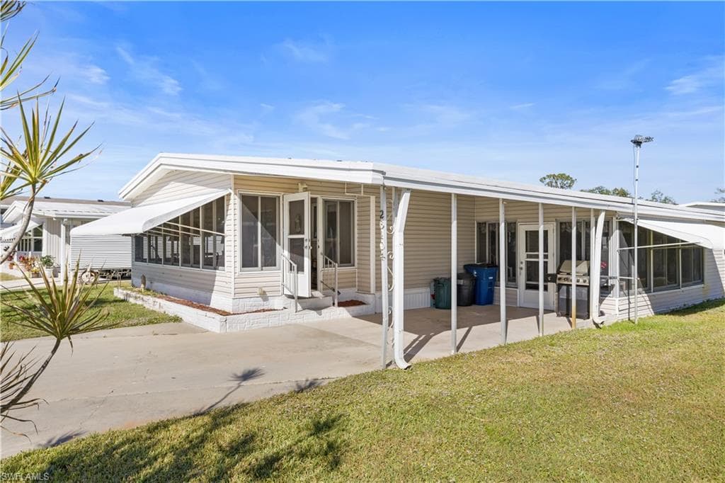 26104 Kings RD BONITA SPRINGS, FL 34135