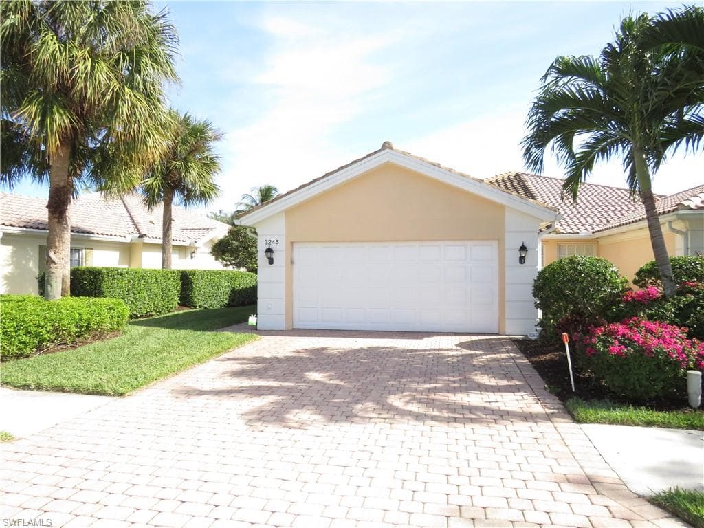3245 Barbados LN NAPLES, FL 34119