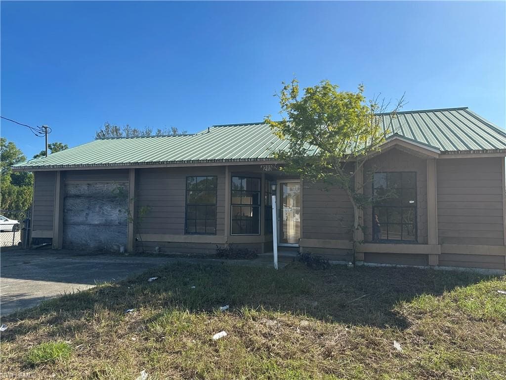 4213 Lee BLVD LEHIGH ACRES, FL 33971