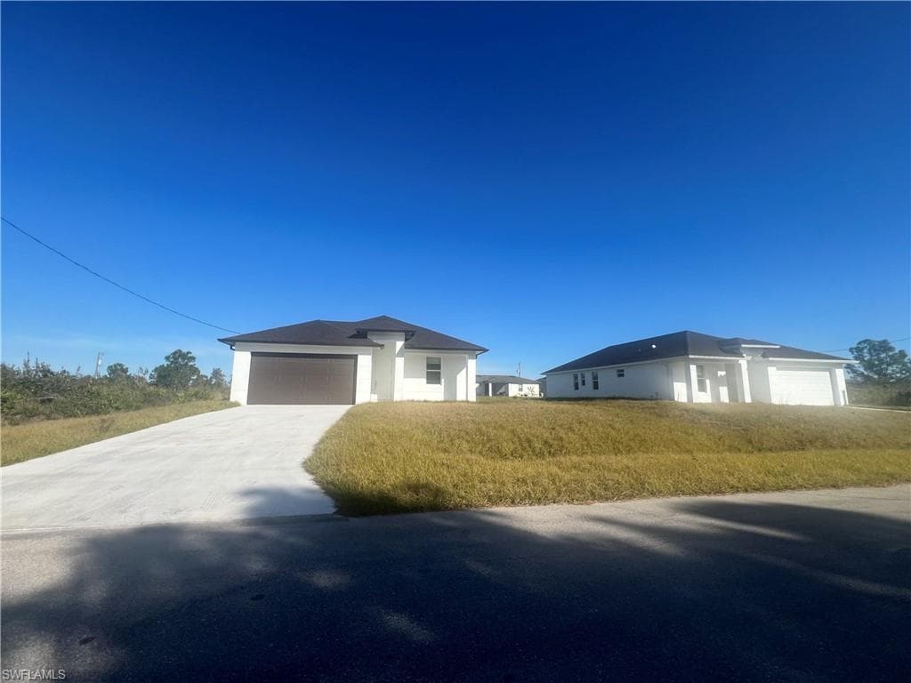 2812 54th ST W LEHIGH ACRES, FL 33971