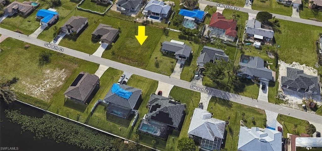 620 SW 8th CT CAPE CORAL, FL 33991