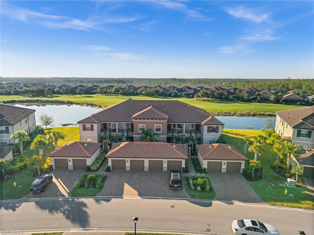 9389 Pocida CT 104 NAPLES, FL 34119