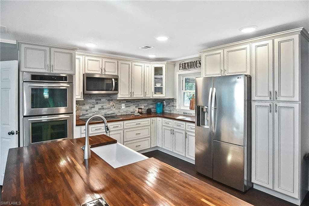 12613 2nd ST FORT MYERS, FL 33905