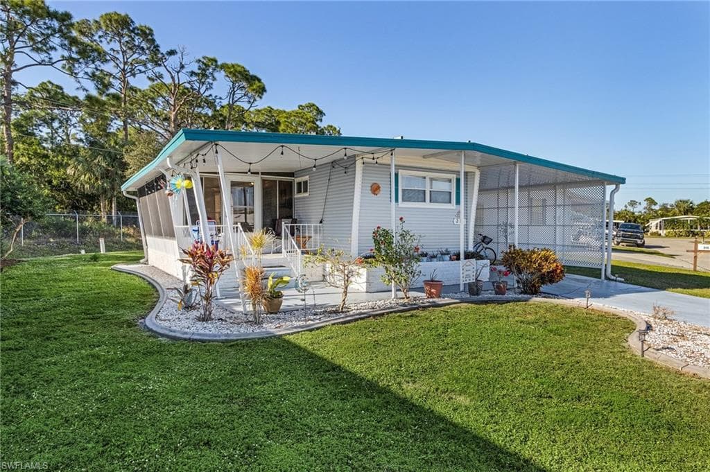 213 Shrub LN N NORTH FORT MYERS, FL 33917