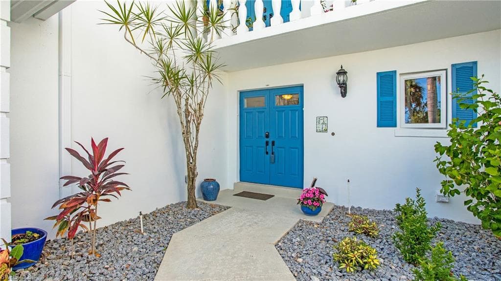 221 Palm River BLVD D101 NAPLES, FL 34110