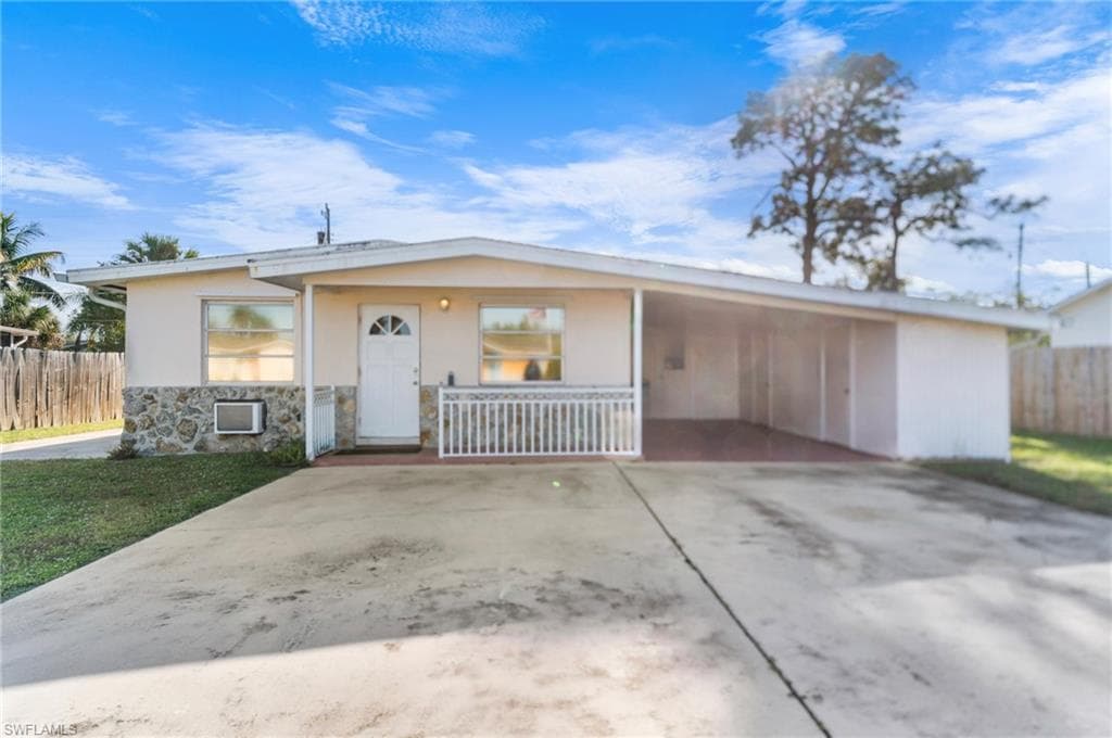 4820 Barcelona CIR NAPLES, FL 34112