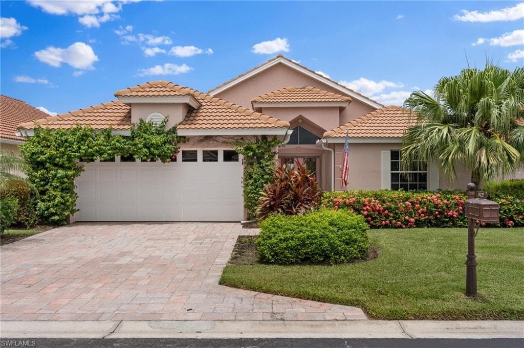 8429 Indian Wells WAY NAPLES, FL 34113