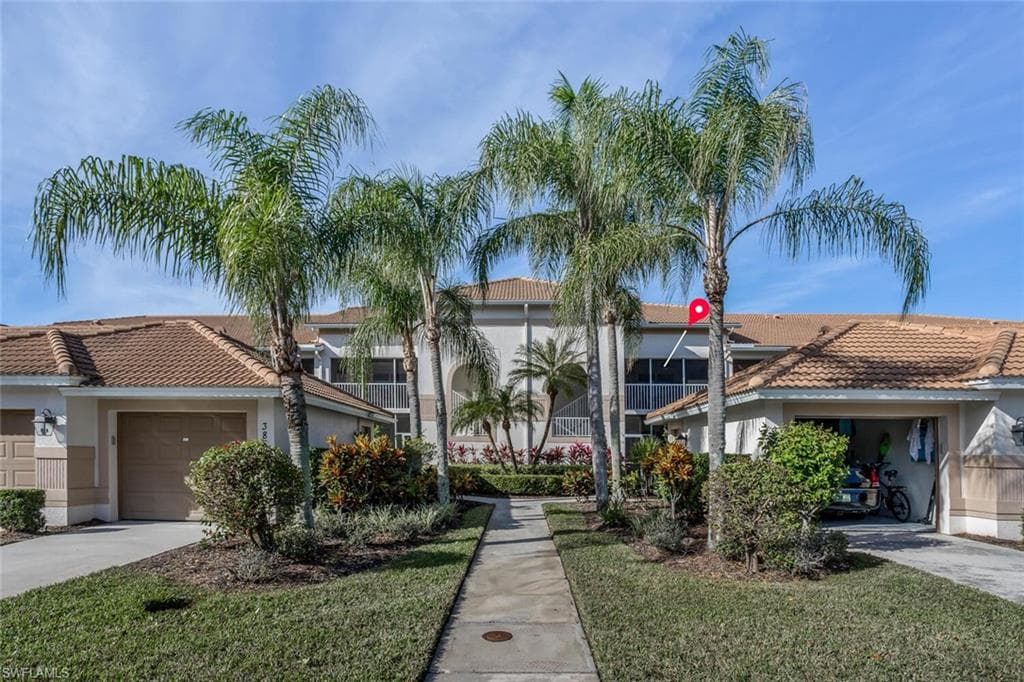 3880 Sawgrass WAY 2424 NAPLES, FL 34112