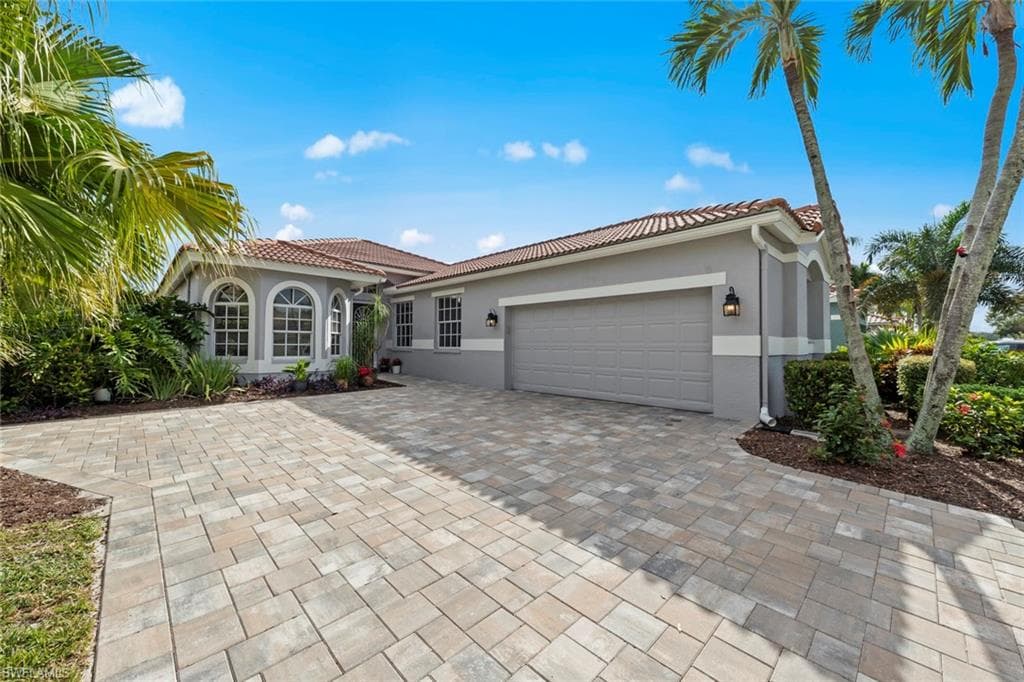 11316 Lakeland CIR FORT MYERS, FL 33913