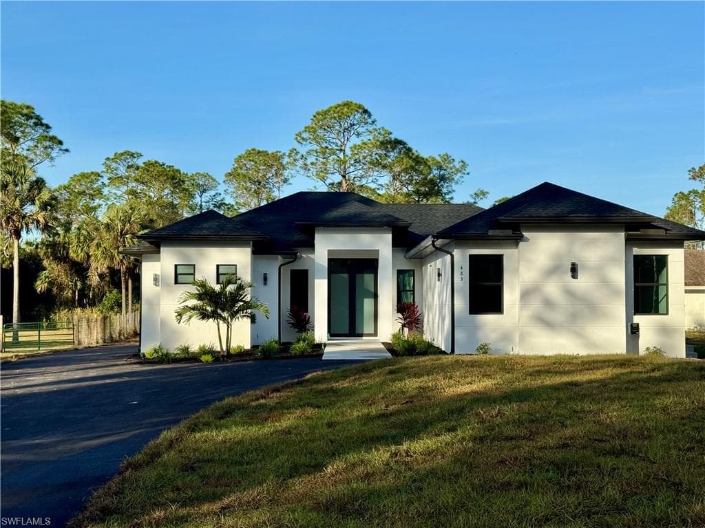 483 4TH ST NE NAPLES, FL 34120