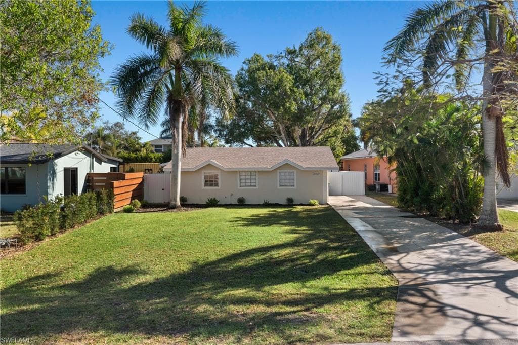 27567 Pullen AVE BONITA SPRINGS, FL 34135