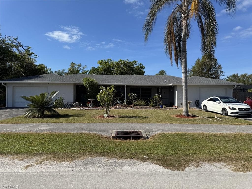 10111 7th ST N NAPLES, FL 34108