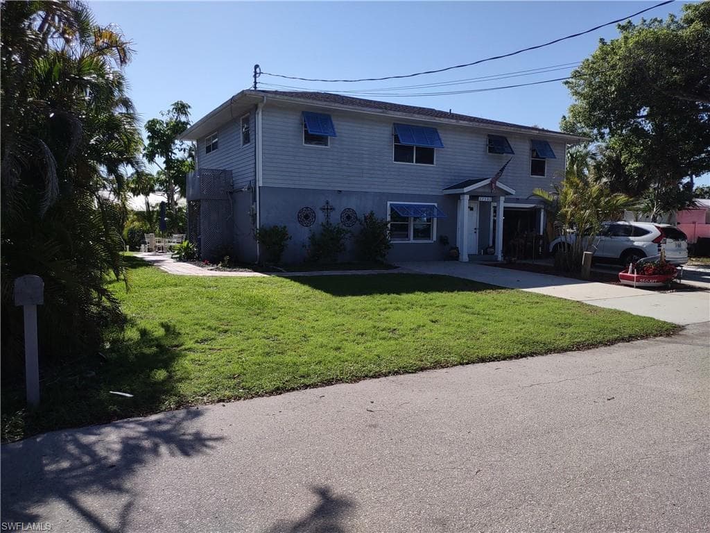 27582 Shore DR BONITA SPRINGS, FL 34134