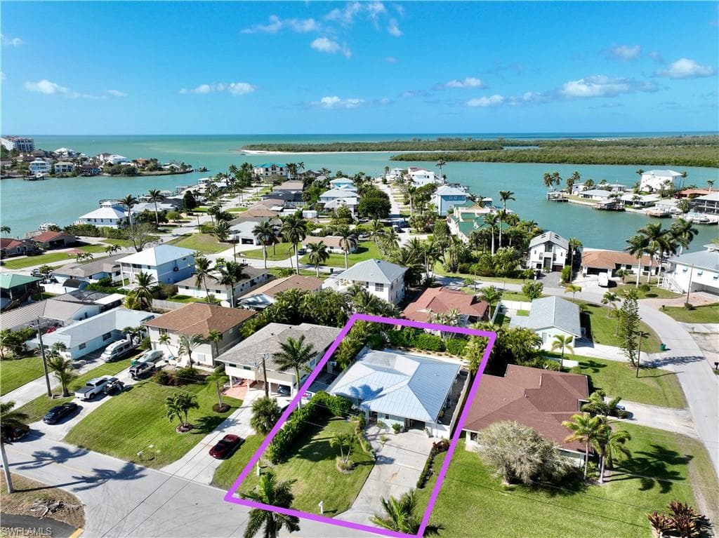 122 Capri BLVD NAPLES, FL 34113