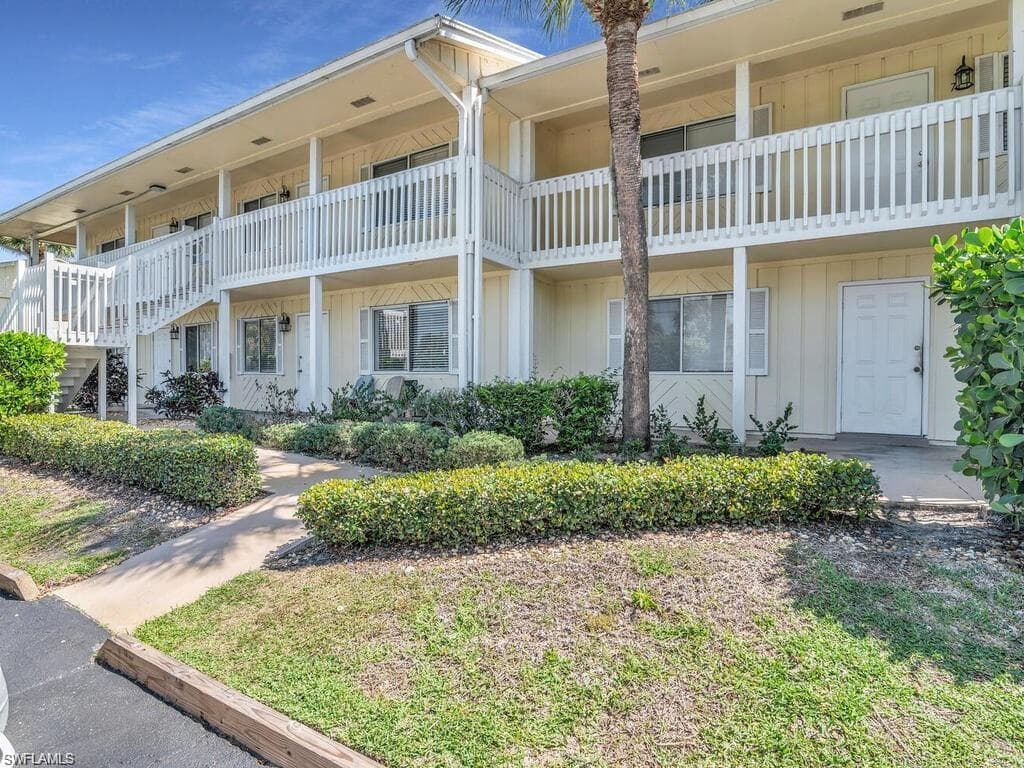 4613 Bayshore DR B2 NAPLES, FL 34112