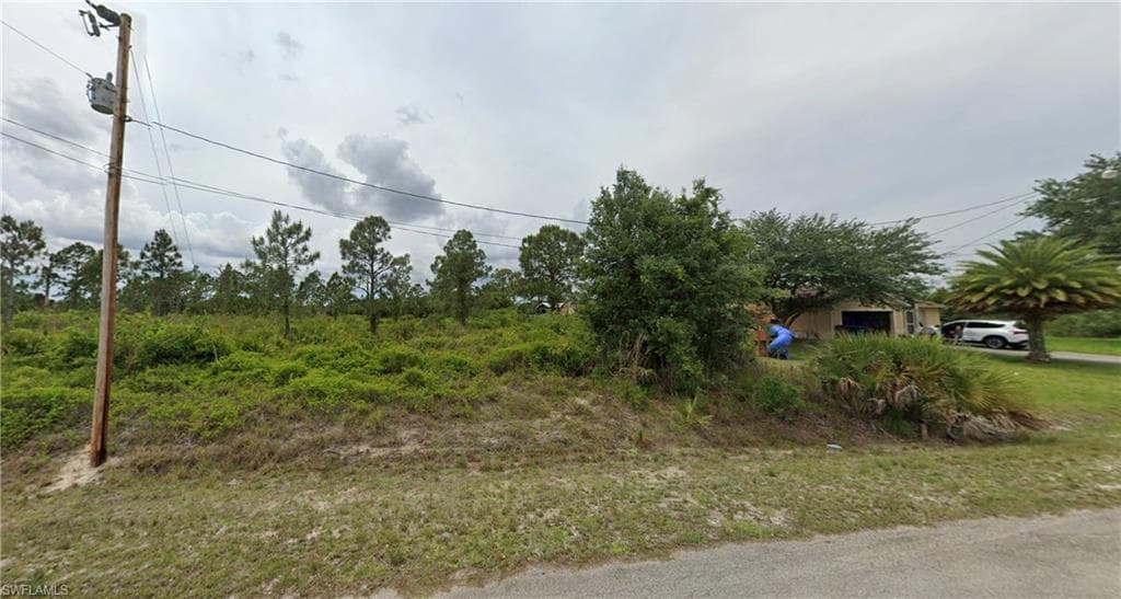 323 Louis AVE LEHIGH ACRES, FL 33936