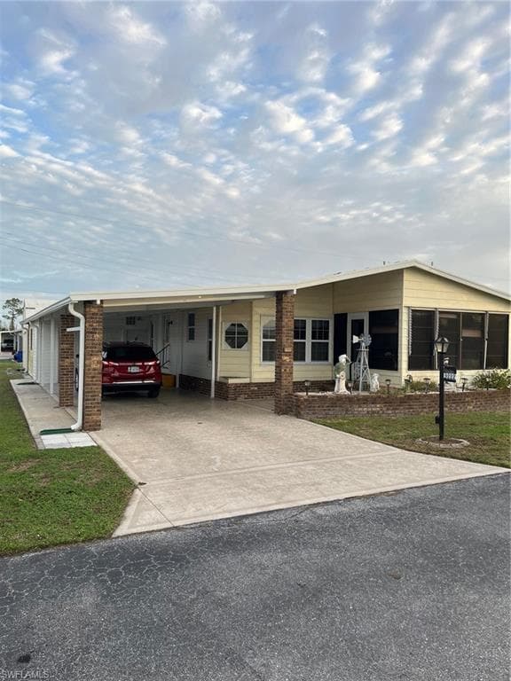 9222 Bonita DR NORTH FORT MYERS, FL 33903