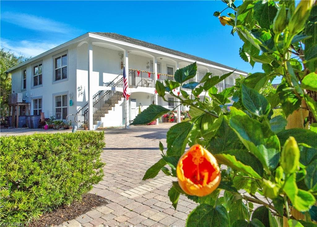 1555 Blue Point AVE 2 NAPLES, FL 34102